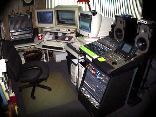 high-tech central